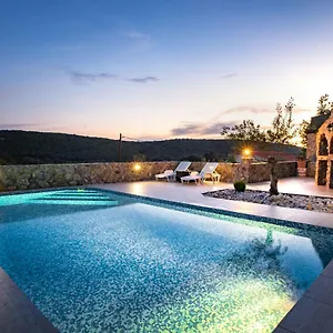 https://apartments-bajcic.primorje-gorskikotar.com